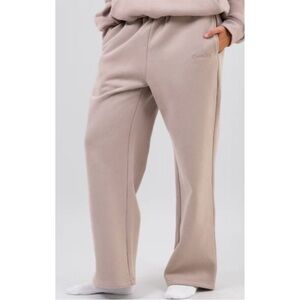 Comfrt Signature Straight Leg Sweatpants Size M